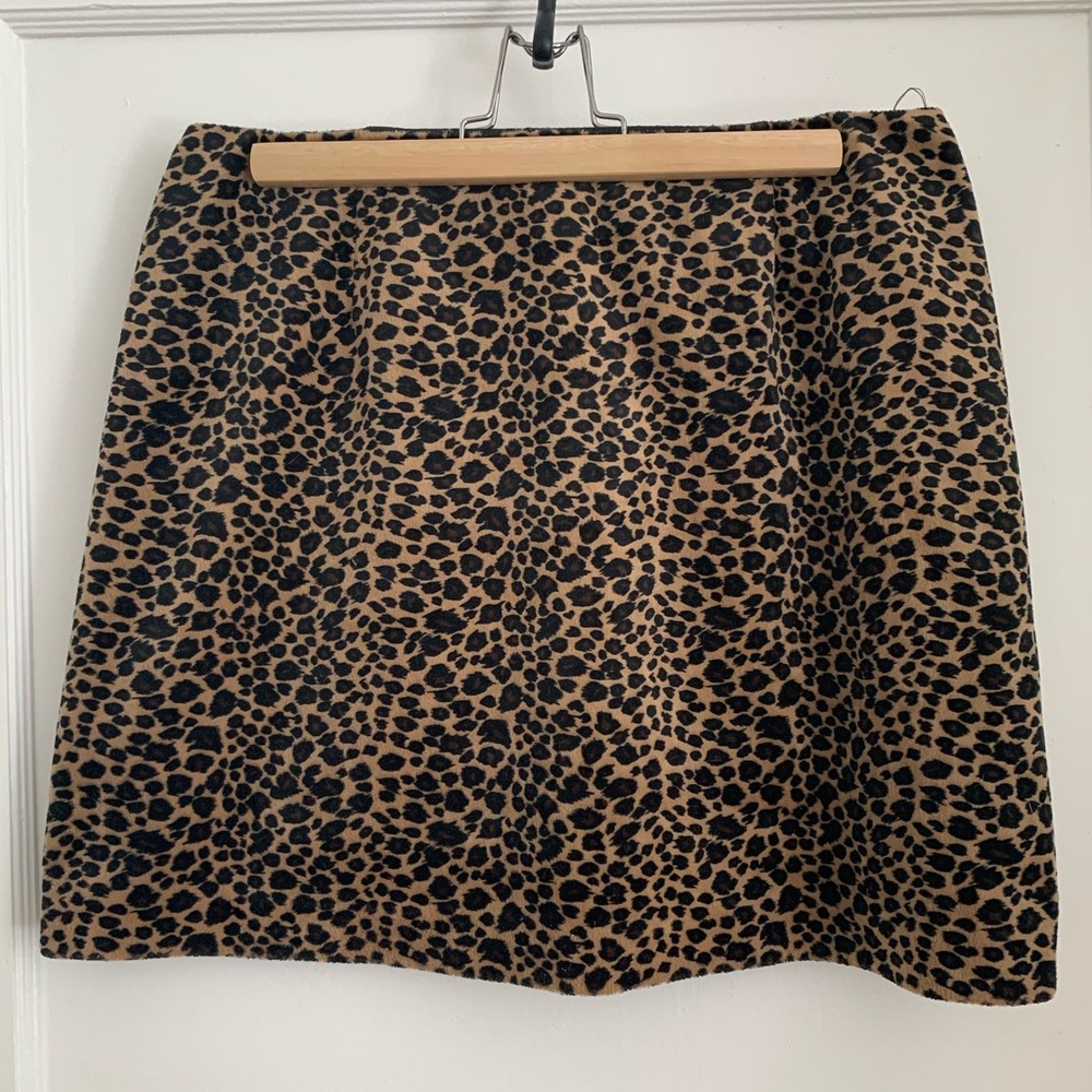 Leopard velvet mini skirt 🥵